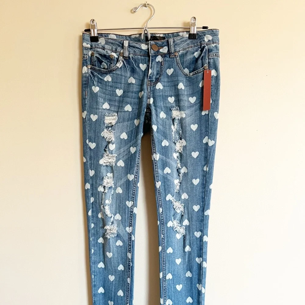 Heart Design Fire Los Angeles Distressed Skinny Jeans Size 1 New With Tags!